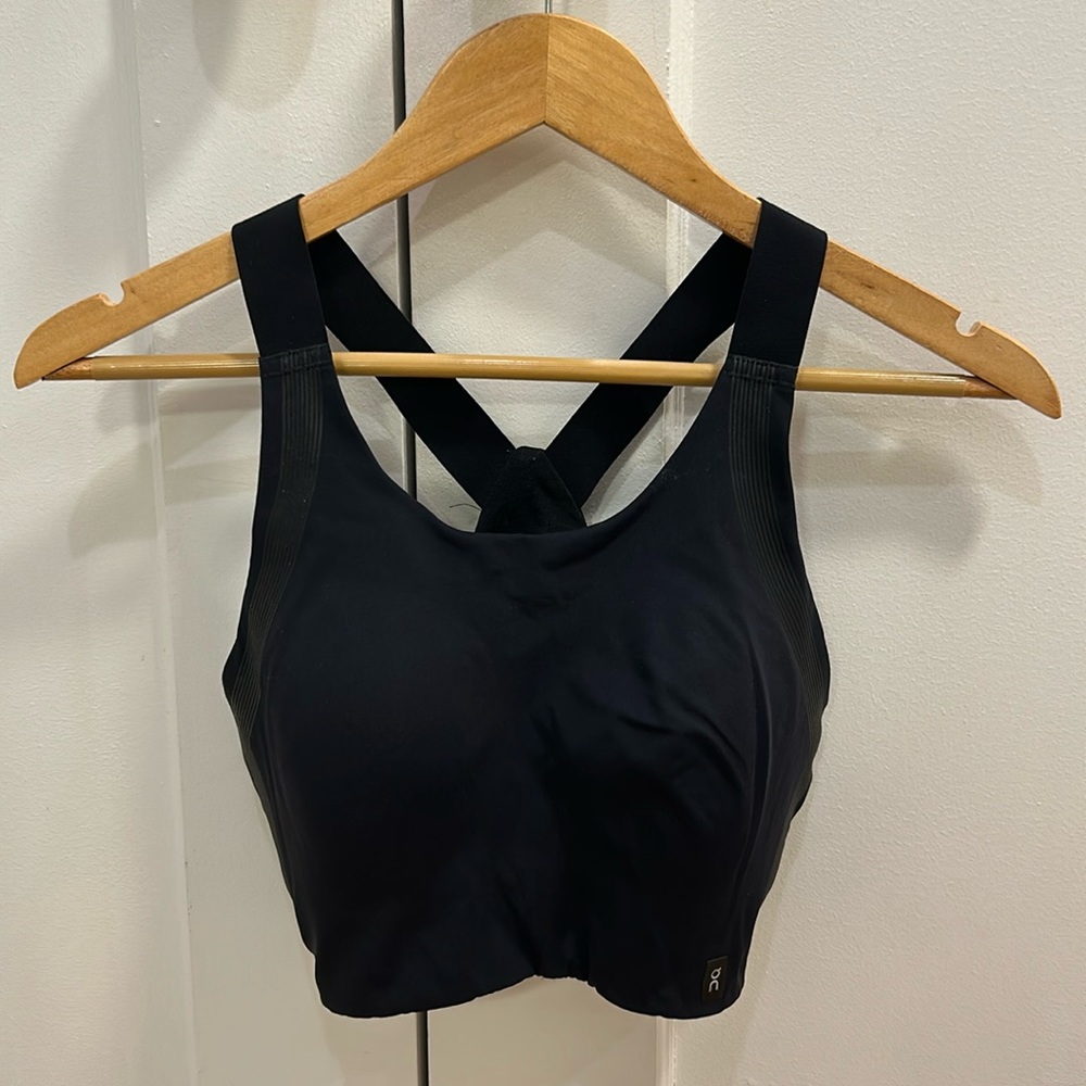 ON Running, training bra - size M